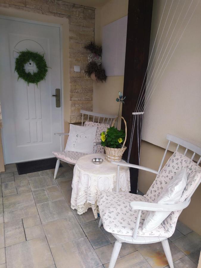 Apartman Karin Huty Exterior foto